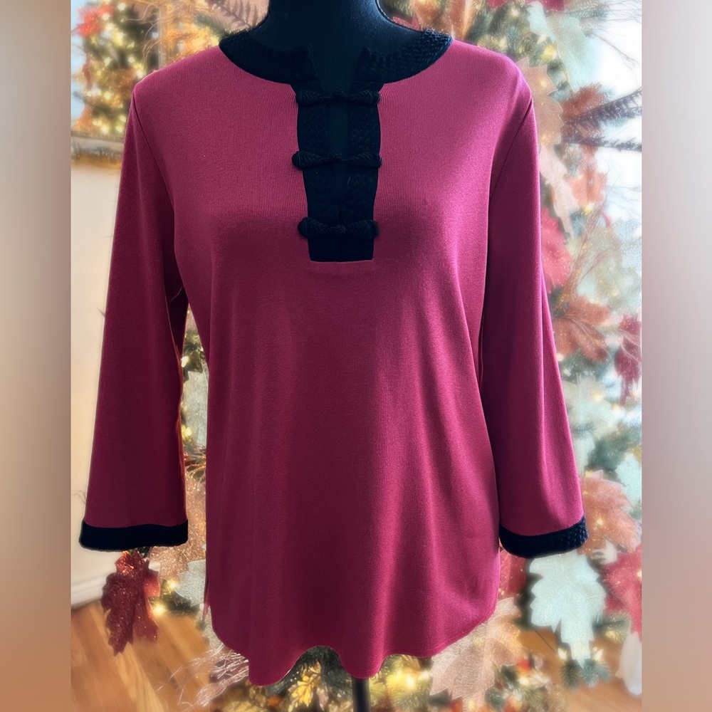 Exclusively Misook Red sweater with black trim. Size petite medium
